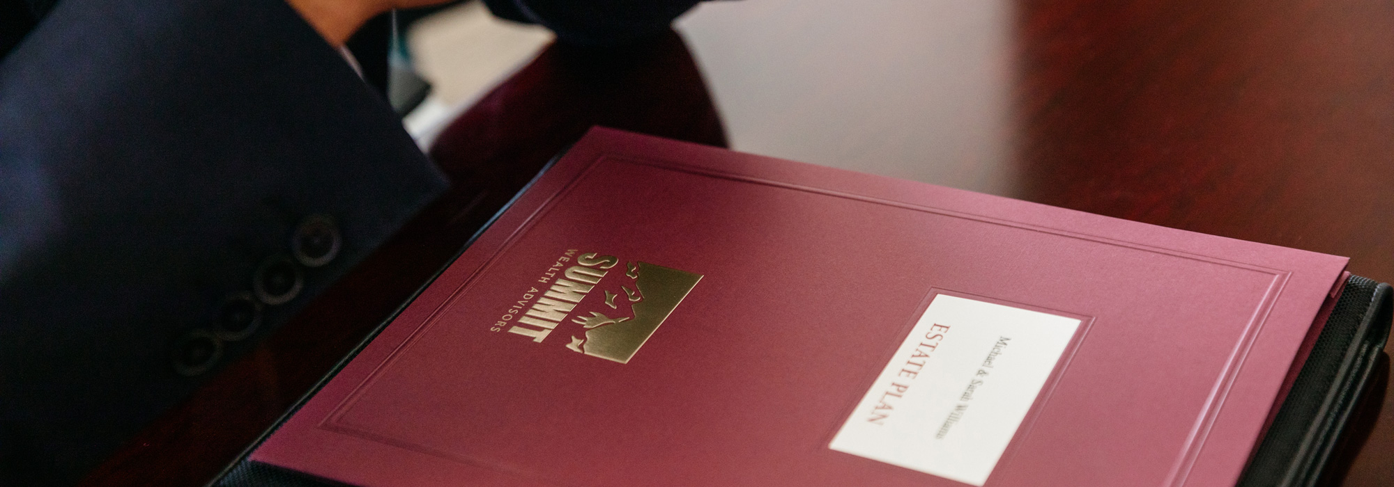 Financial statement presentation folders for wealth management